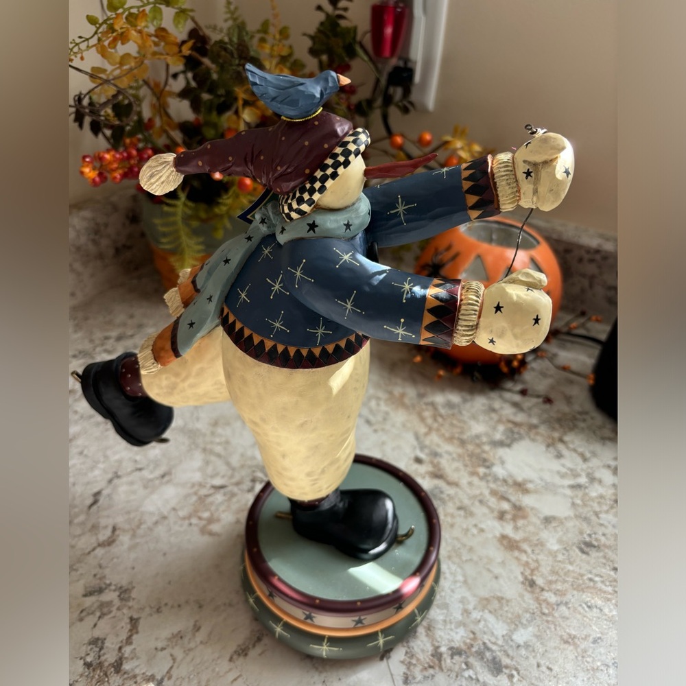 WW2357M Skating Snowman Musical